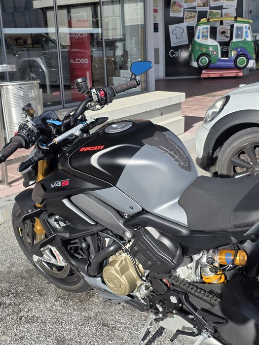 ducati streetfighter v4s