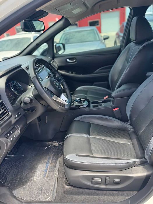 Nissan LEAF SL Plus      2022