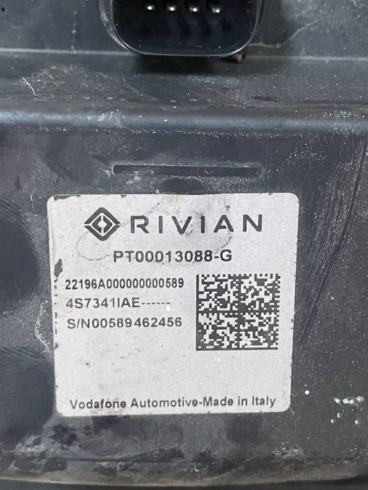 Динамік заднього бампера Rivian
