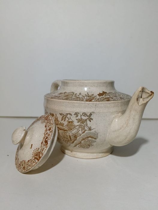 Açucareiro e Bule com pequena falha no bico