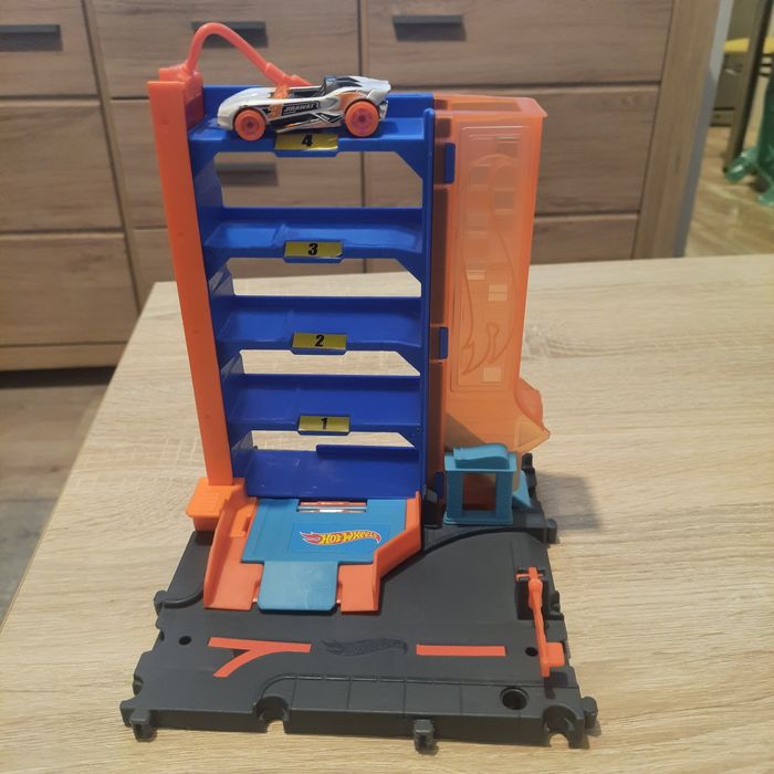 Garza hot wheels
