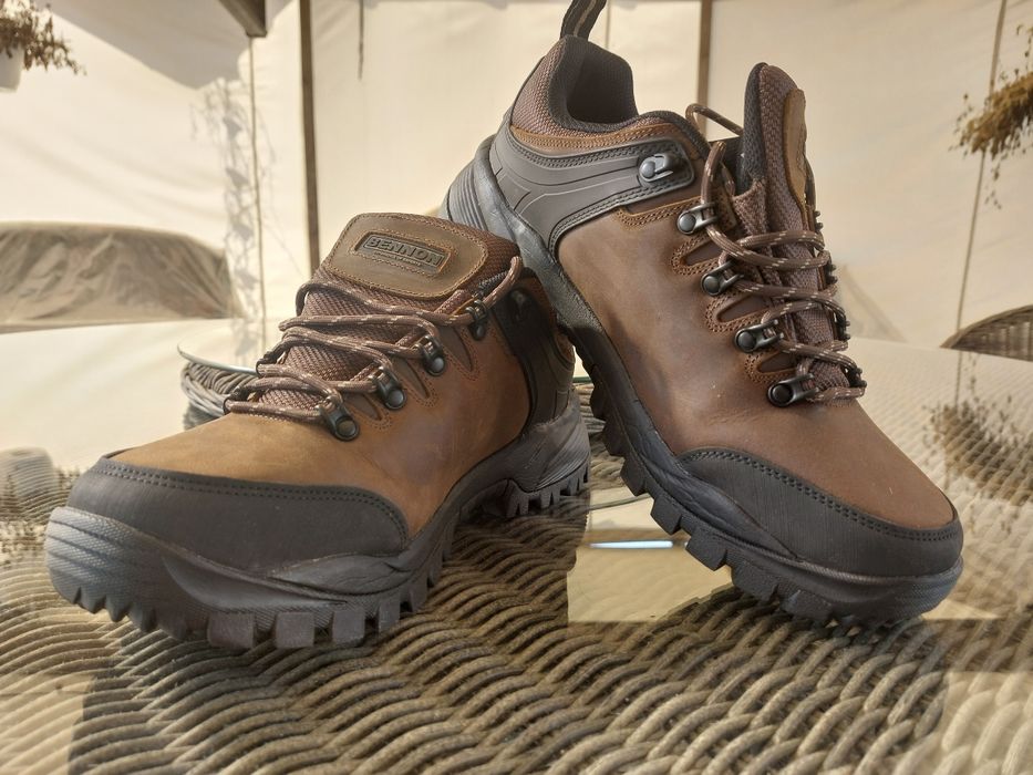 Niskie buty marki Bennon, model Castor Low, numer katalogowy Z60134
