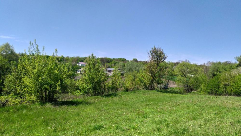Продається земельна ділянка (2 ділянки поруч по 0,25 га)