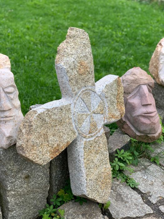 Krzyż kamienny granitowy wys-93 cm