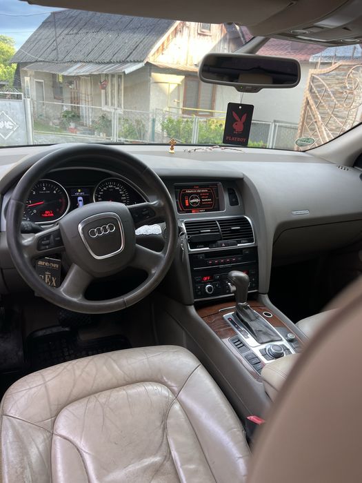 AUDI Q7 нерозмитнена