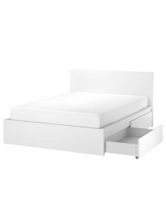 Cama em excelente estado, sem marcas ou danos