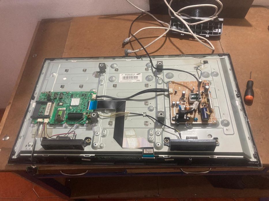 TV SAMSUNG DE 73CM (precisa trocar a fita do led)