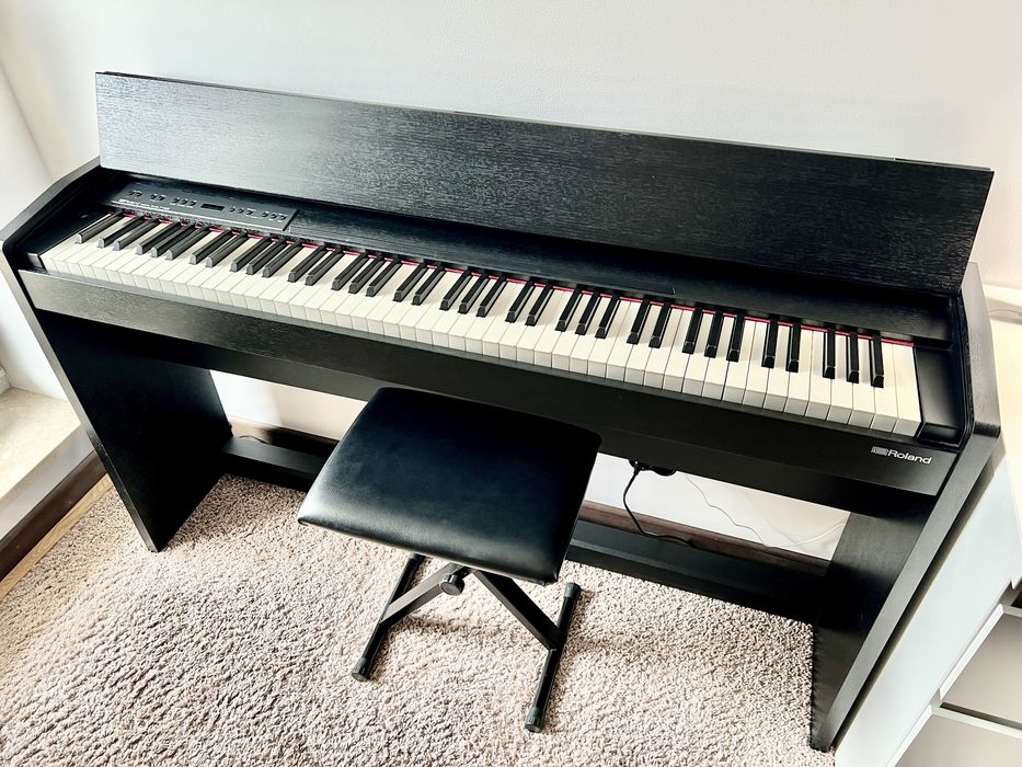 Pianino cyfrowe Roland F-140R