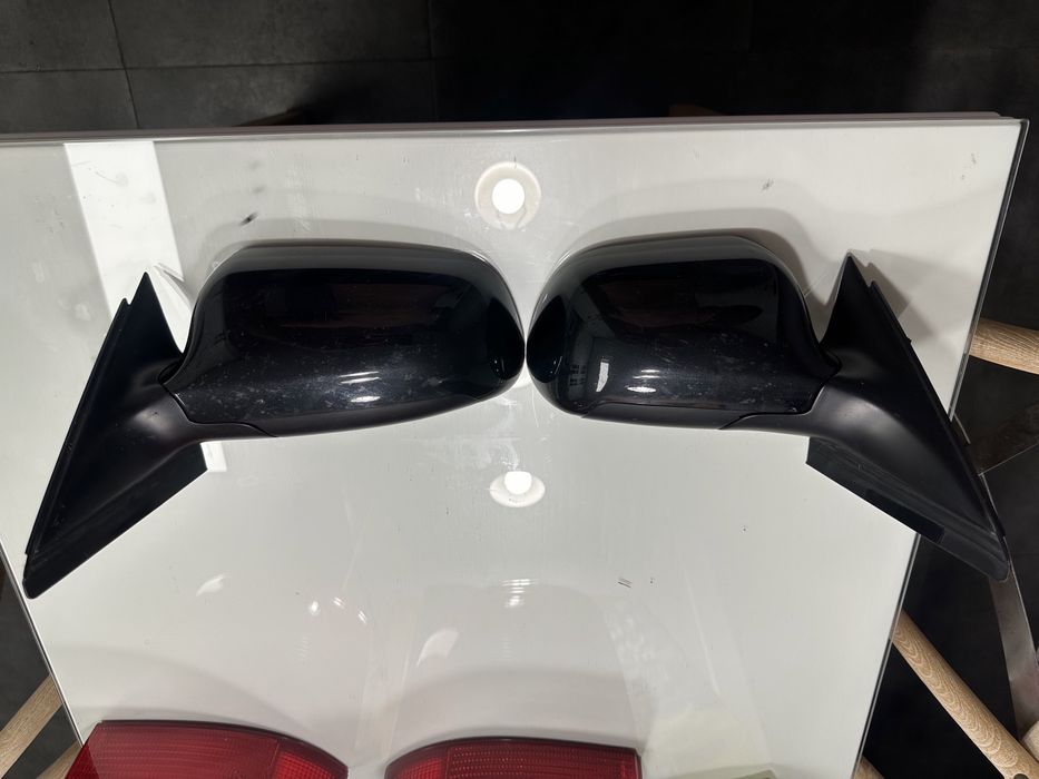 Farois trazeiros e espelhos de audi A4 avant 1998