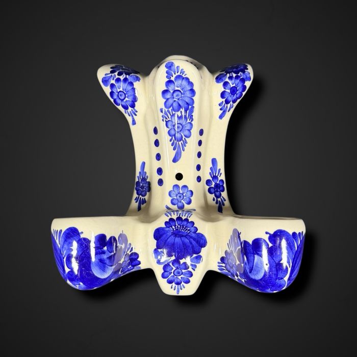 świecznik ścienny fajans Włocławek kwiaty kobalt b6/012436