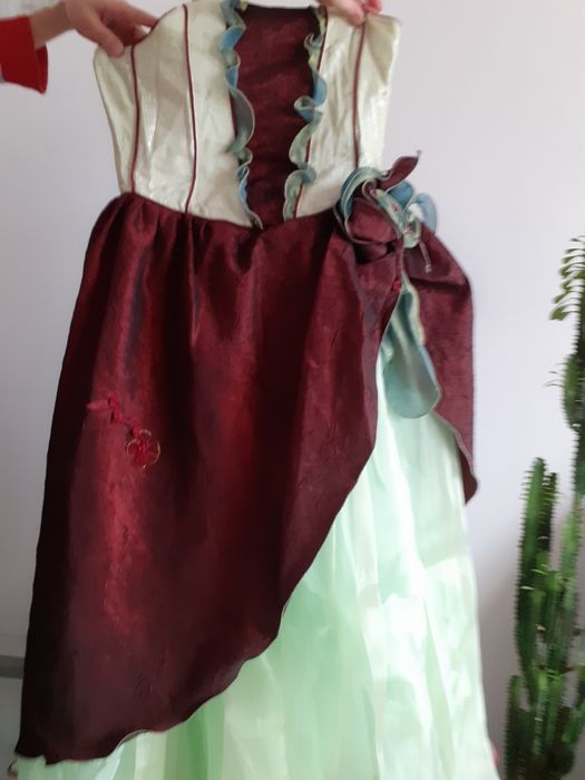 Выпускное свадебное вечернеее праздничное бальное платье