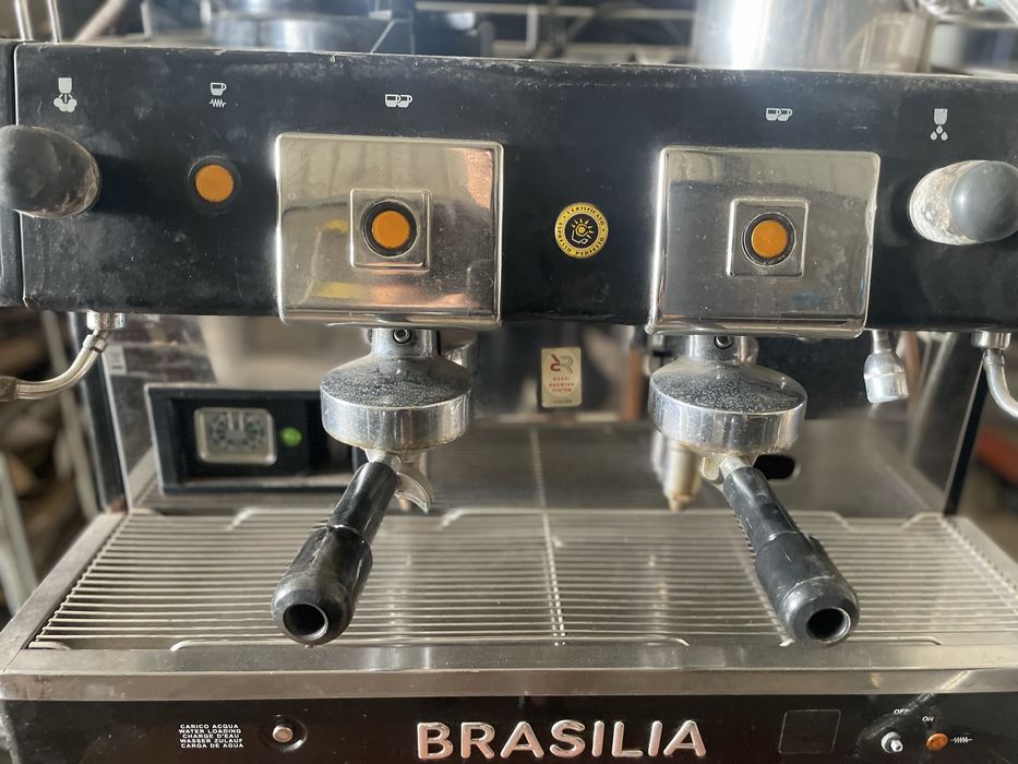 Máquina de café Brasilia com moinho e filtro