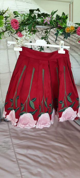 Saia da marca "Monalisa"