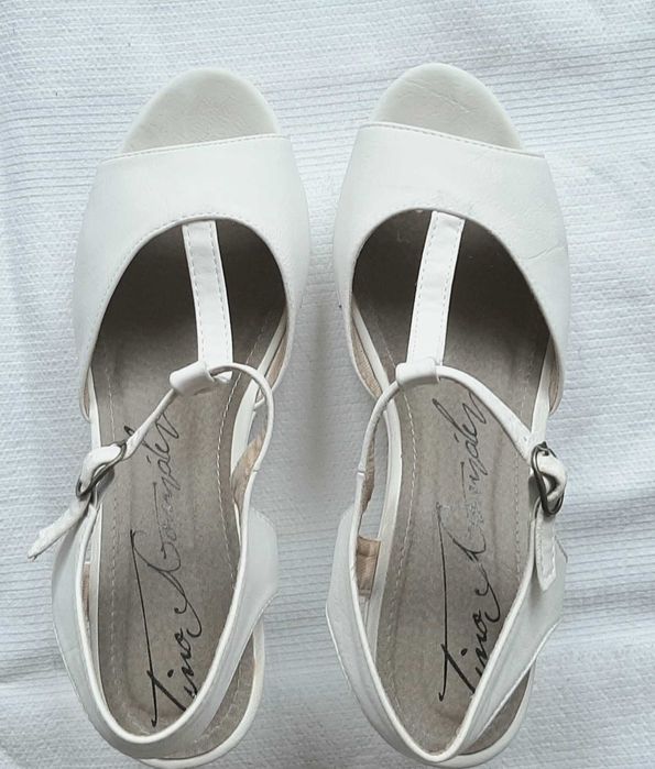 Sandálias Brancas n39