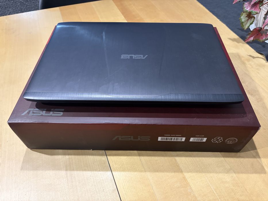 Portátil ASUS i7 | 16GB RAM | SSD + 1TB HDD | GTX 950M 4GB