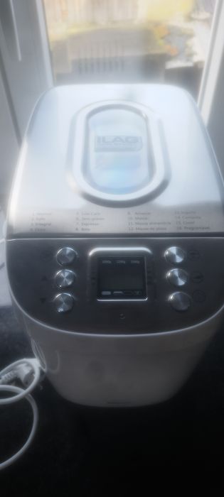 Máquina fazer pão. Usada uma vez