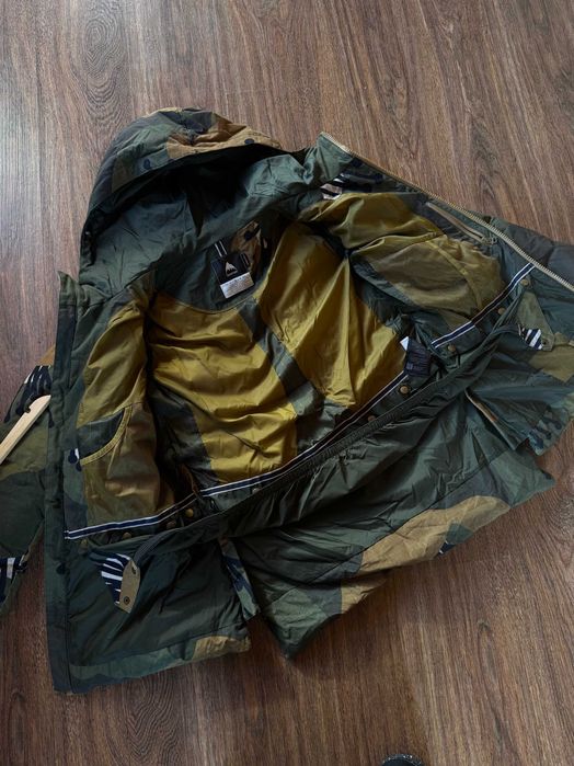 Жіноча лижна/сноубордична куртка пуховик Burton (M)