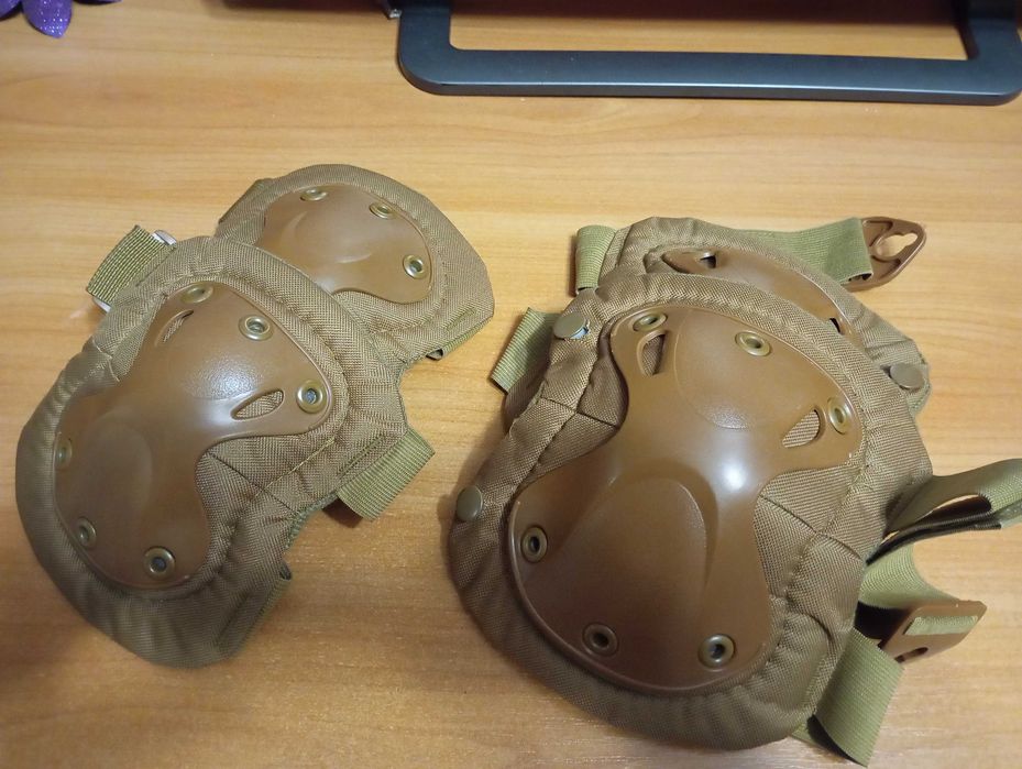 Військові налокітники і наколінники