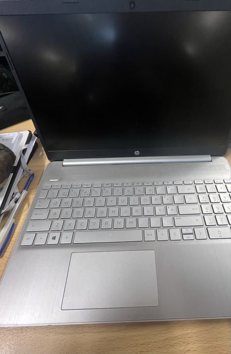 Portatil HP 15s-eq0012np