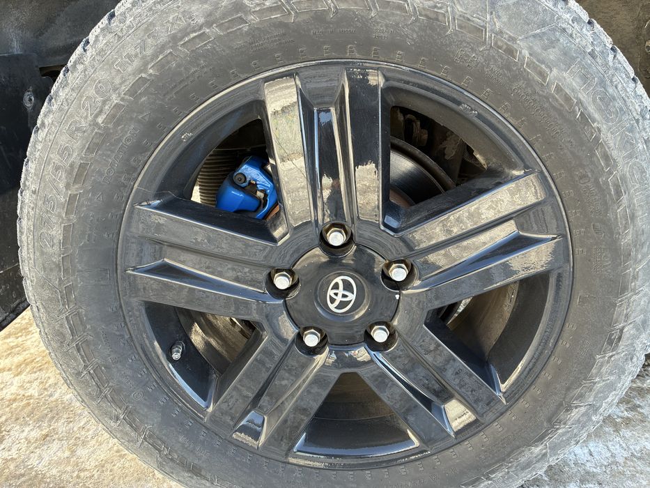 Продам Toyota Sequoia