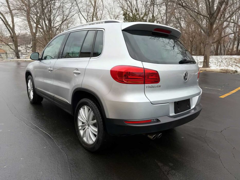 Volkswagen Tiguan      2015