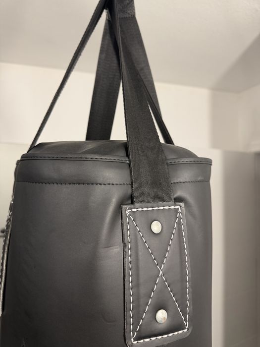 Saco de boxe Venum 32 kg