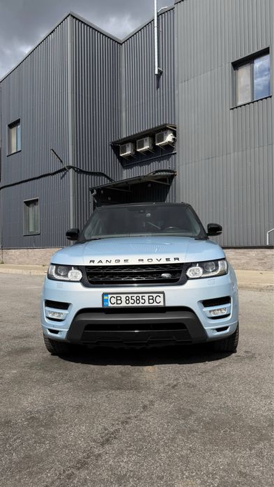До продажу Range Rover Sport 2014 року в ідеальному стані.