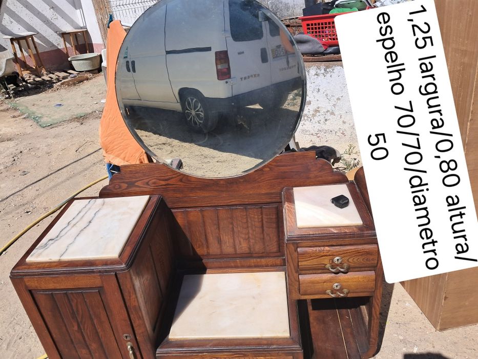 Pechiche/ Aparador com mais cem anos