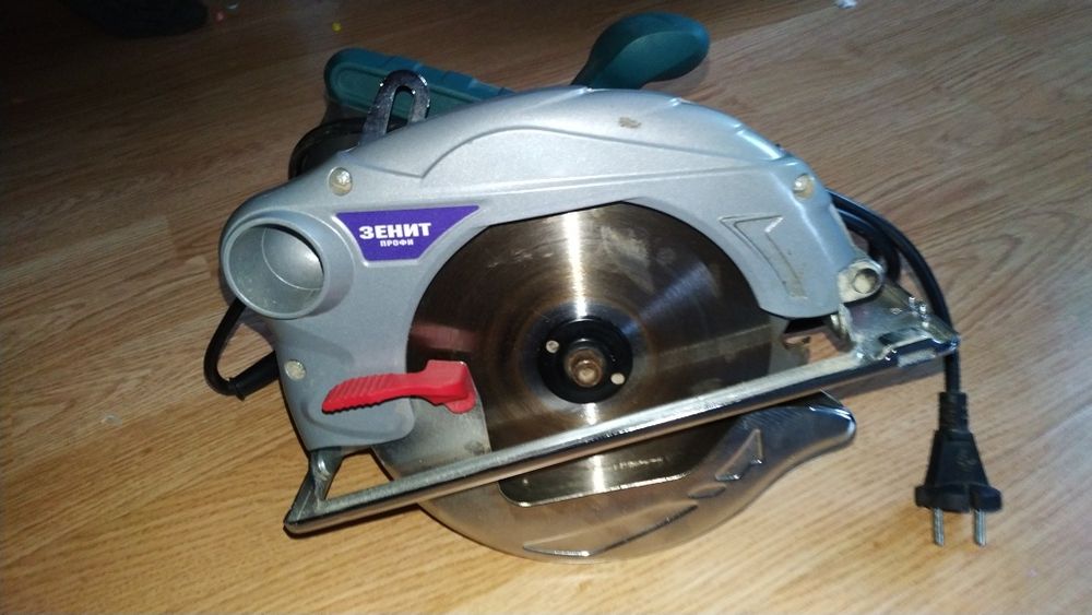 Пила торцовая ЗПЦ 1800 профи  идеальное состояние
