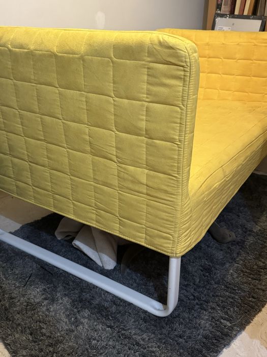 Sofá amarelo Knopparp IKEA