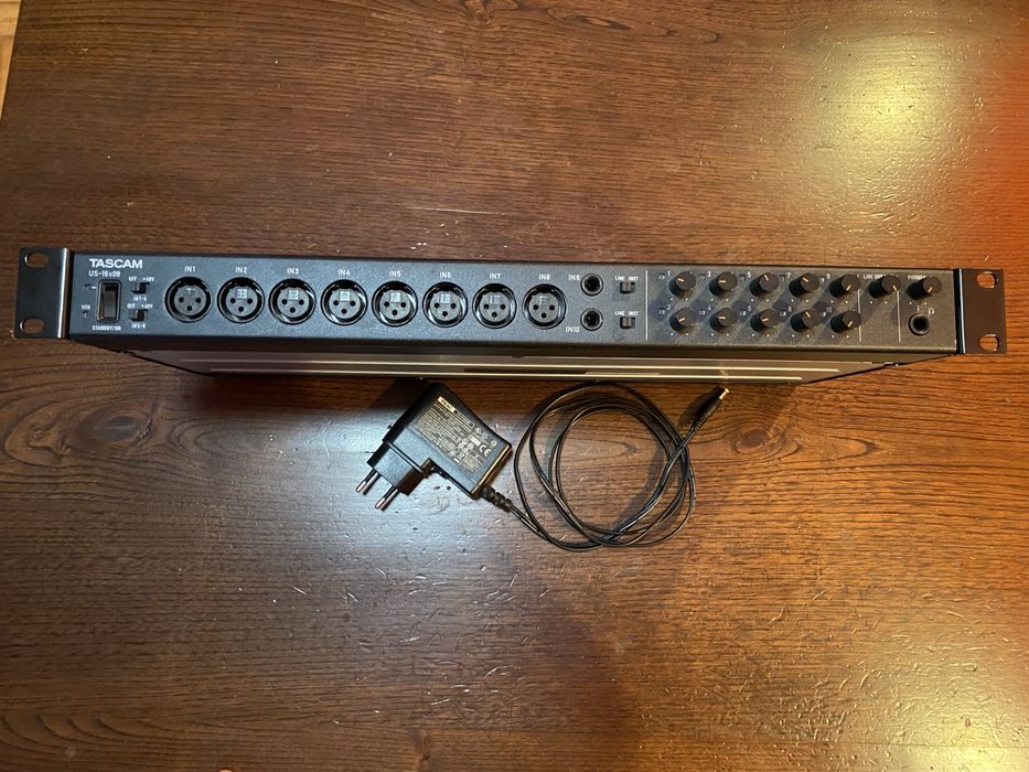 Tascam 16x08 (interface de estudio)
