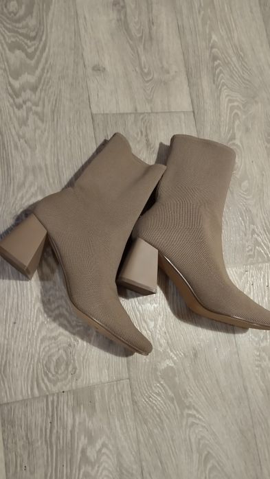 Красиві ботильони 35-36 розмір