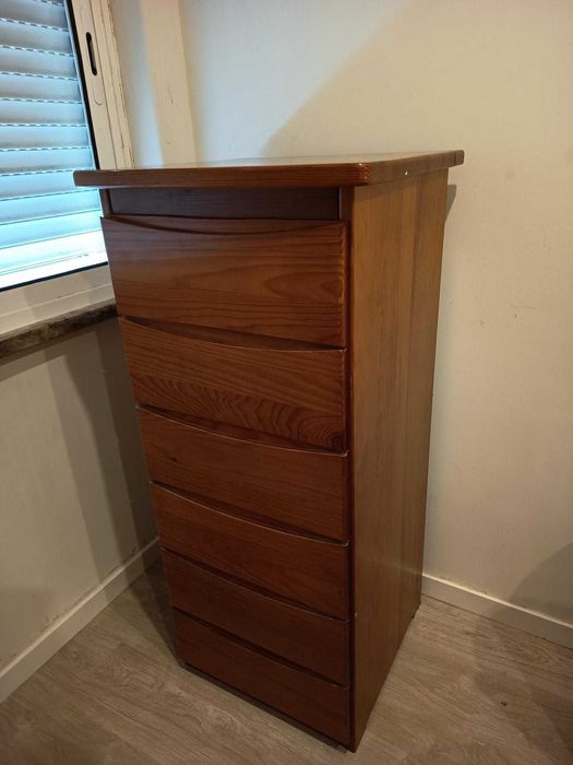 Conjunto de cómoda com gavetas e camiseiro em pinho mel - madeira