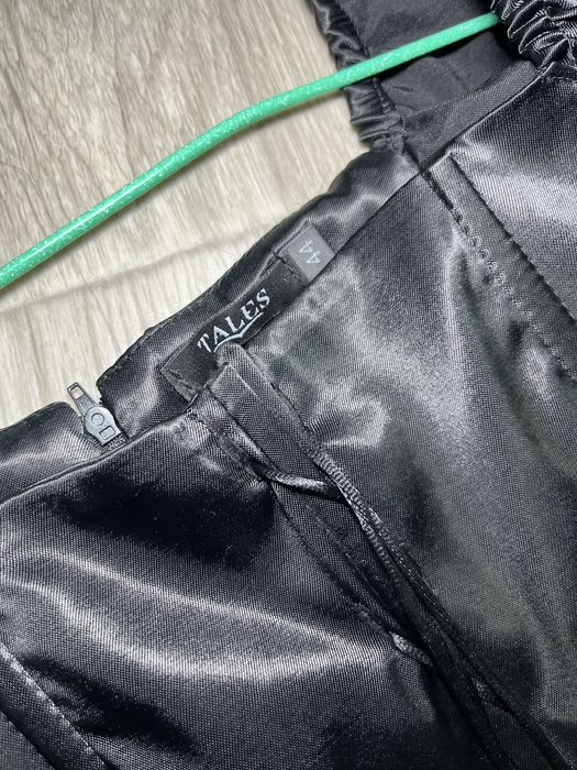 Чорна корсетна сукня з обʼємними рукавами/xs-s