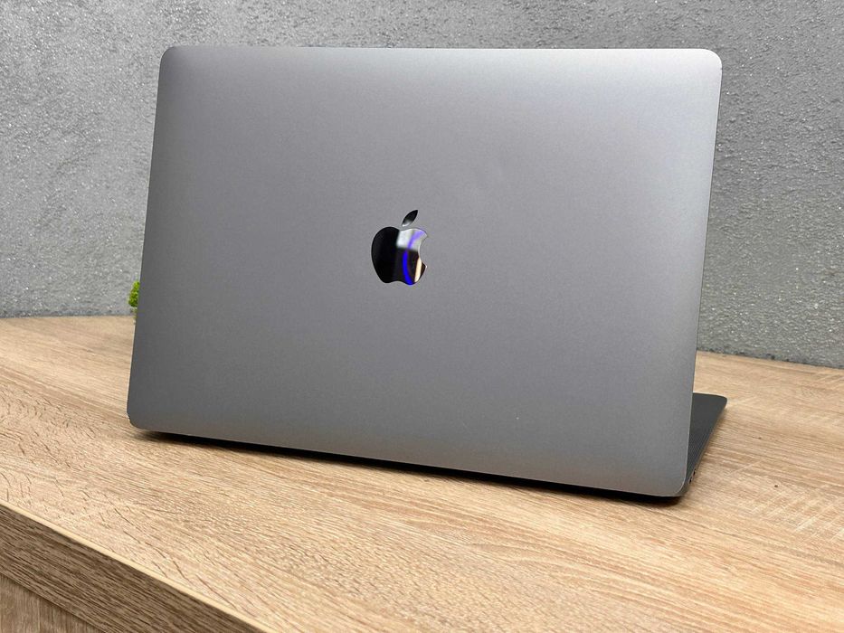 MacBook Air M1 2020 8Gb Ram/256 SSD Space Gray/Gold 96Ц Макбук Аір м1