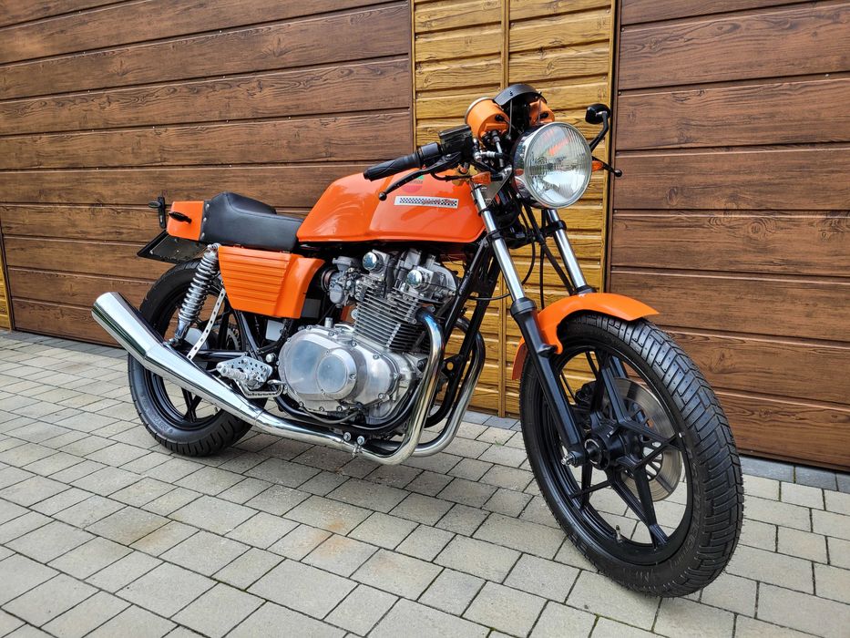 Suzuki GS 450 Cafe Racer Style