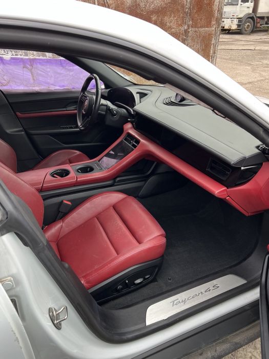 Розборка Porsche Taycan 4S
