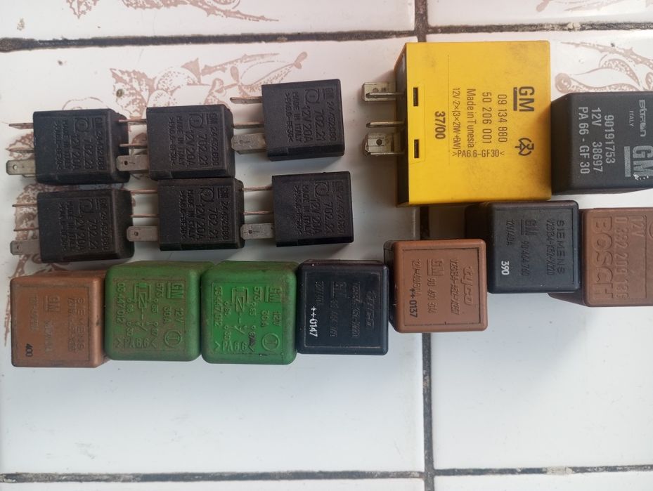 Реле и предохранители