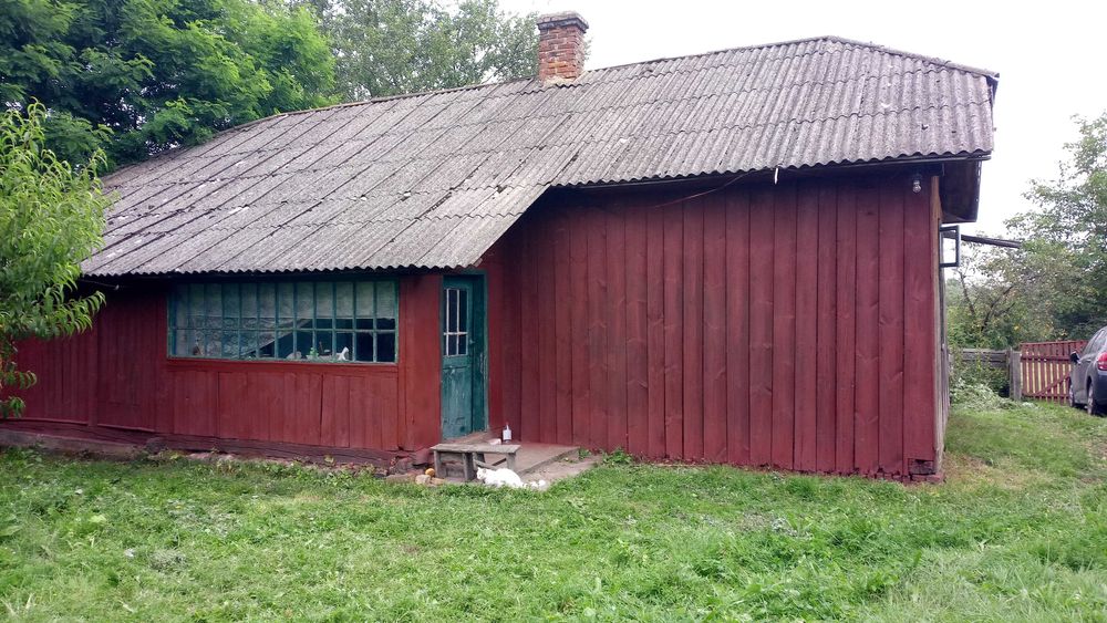 Приватний будинок з ділянкою  с.ДЕРЕВНЯ (біля м. Жовква -12 соток)