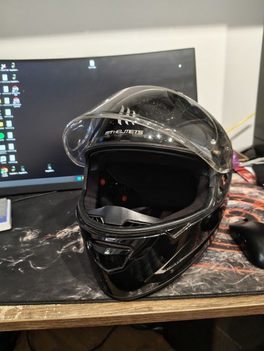 kask szczenkowy czarny