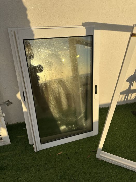 Janela em alumínio branco 1,20 m de larg x 1,00 m de alt aro incluído