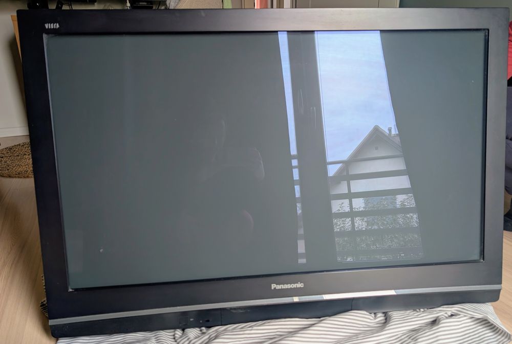 Panasonic VIERA TH-42PV8PA