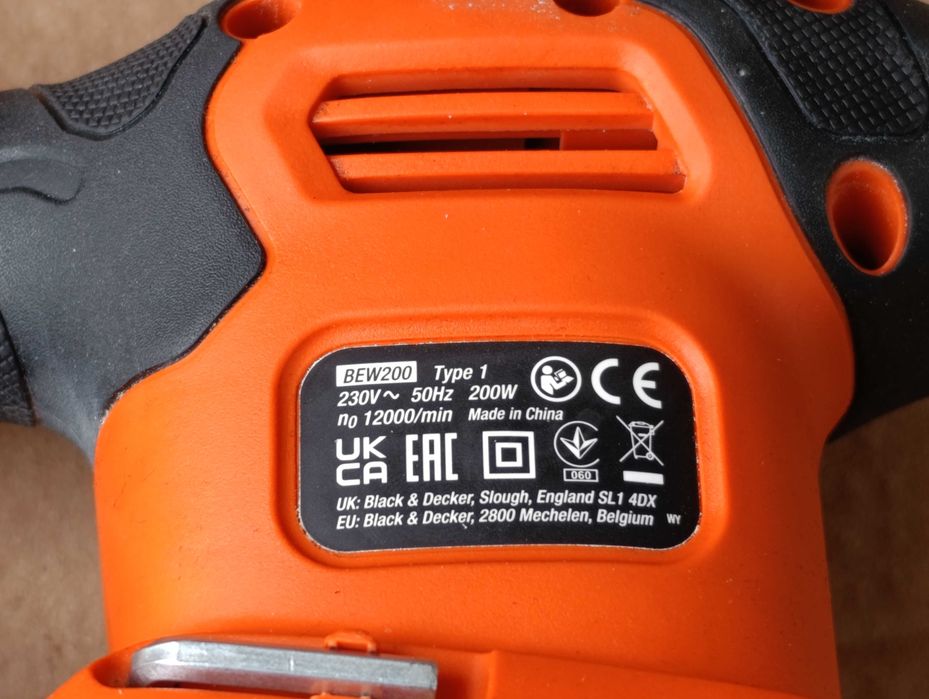 Szlifierka oscylacyjna mimośrodowa Black Decker BEW200