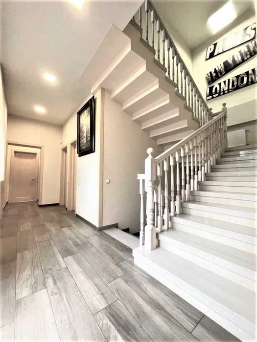 Дом с жилым подвалом 18 соток Свой парк 3 мастер спальни Б Фонтан