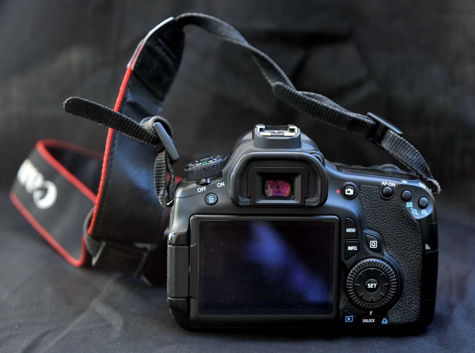 Máquina Fotográfica Canon EOS 60D + lente 18-55 com estabilizador