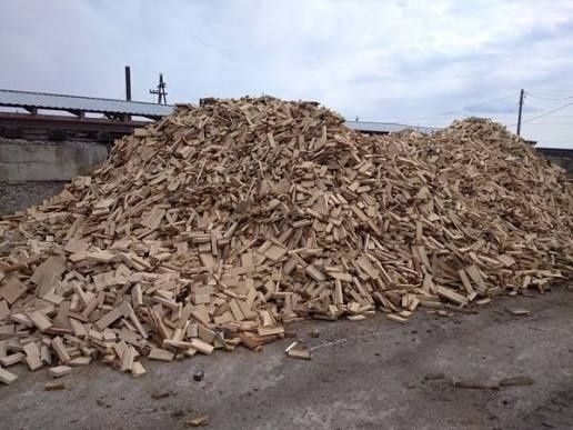 Дрова колотые дубовые.