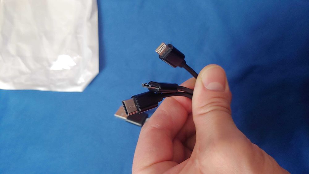 Универсальный зарядный кабель на 3 вида зарядок Рулетка походный новый