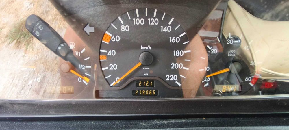 Mercedes C220 D Elegance - W202