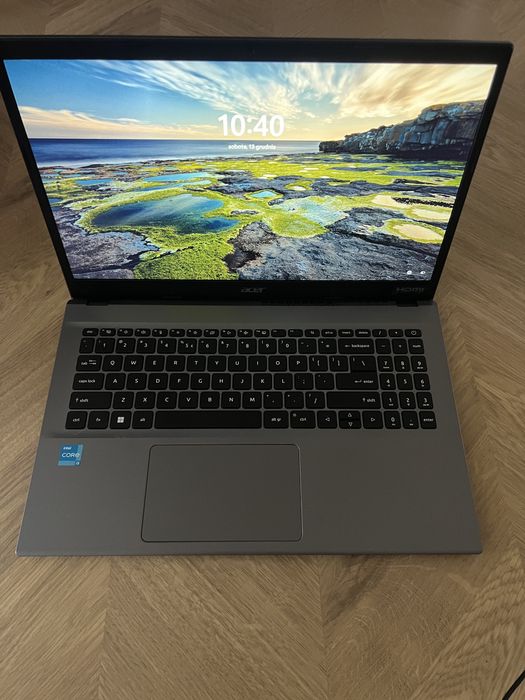 Sprzedam laptopa Acer Extensa 15 i3 8GB ram 256 GB gwarancja jak nowy