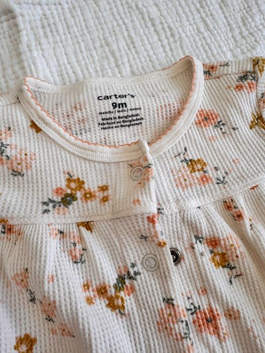 Чоловічок для дівчинки Carter's 9m